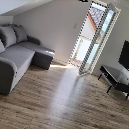 Pokoje Goscinne Pod Roza Stężyca